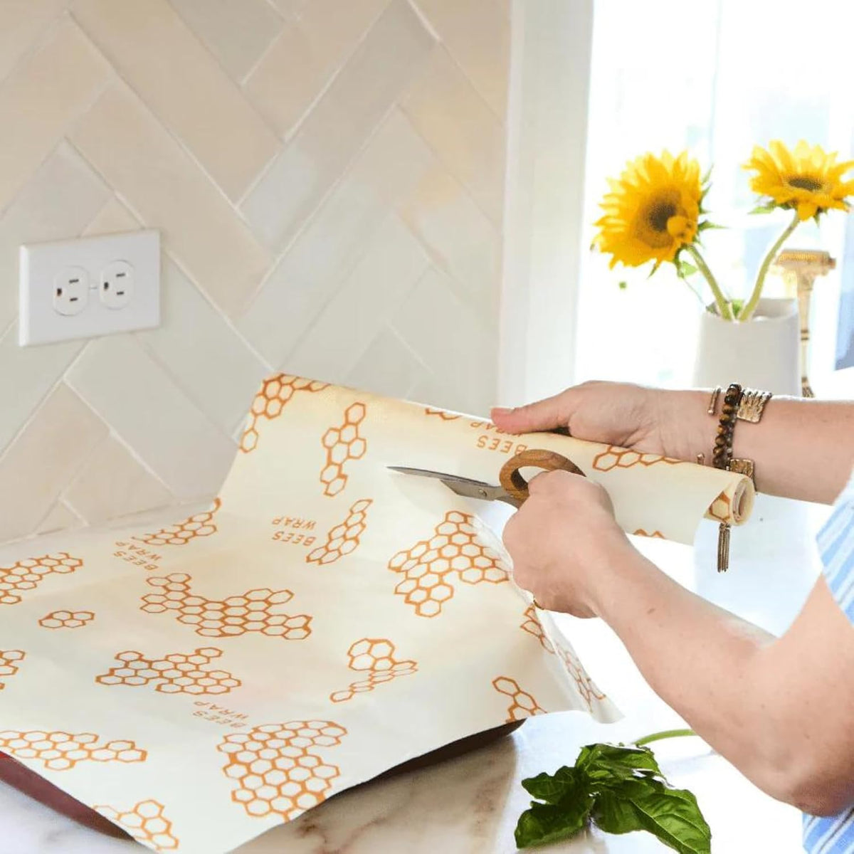 Bee’s Wrap Cut-to-Size Roll, Honeycomb — current captured option